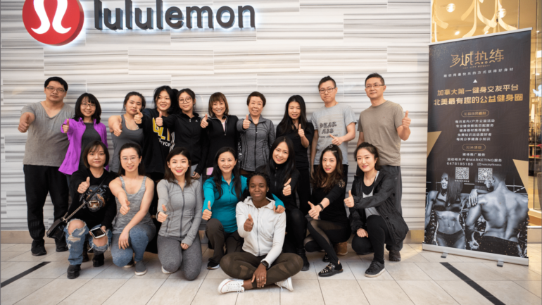 Lululemon场馆瑜伽